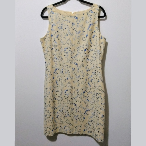 Jessica Howard Dresses & Skirts - Jessica Howard embroidered dress